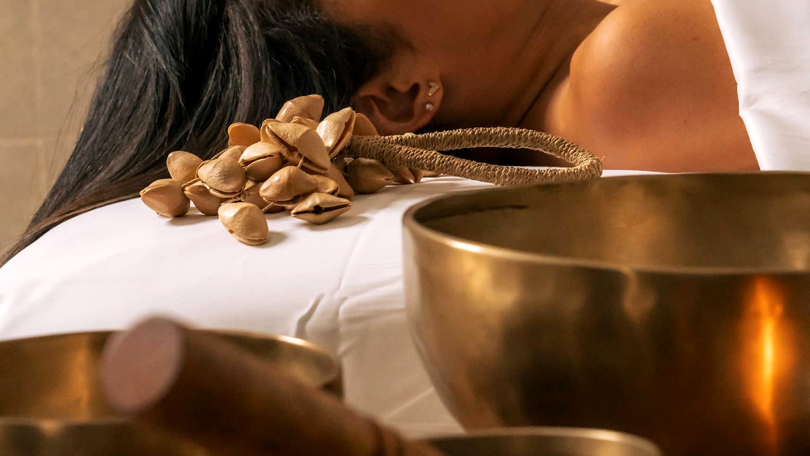 Royal Warme Klangschalenmassage inkl. Fußbad